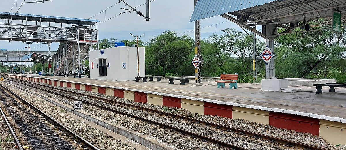 Kanchipuram New & Old Railway Station – 2 Km